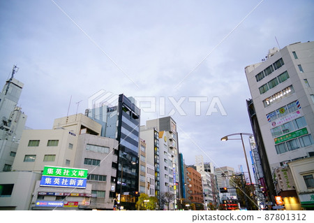 Roads and buildings in Jimbocho, Chiyoda-ku, Tokyo Roads and buildings in Jimbocho, Chiyoda-ku, Tokyo 87801312