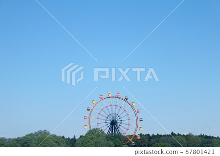 blue sky and ferris wheel 87801421
