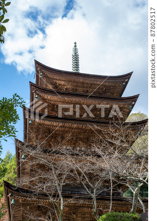 Ruriko-ji Five-storied Pagoda, a national treasure in Yamaguchi City, Yamaguchi Prefecture Ruriko-ji Five-storied Pagoda, a national treasure in Yamaguchi City, Yamaguchi Prefecture 87802517