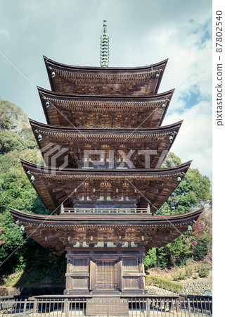 Ruriko-ji Five-storied Pagoda, a national treasure in Yamaguchi City, Yamaguchi Prefecture 87802540