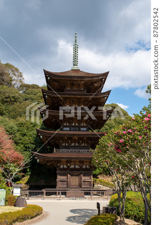 Ruriko-ji Five-storied Pagoda, a national treasure in Yamaguchi City, Yamaguchi Prefecture Ruriko-ji Five-storied Pagoda, a national treasure in Yamaguchi City, Yamaguchi Prefecture 87802542