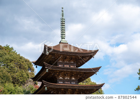 Ruriko-ji Five-storied Pagoda, a national treasure in Yamaguchi City, Yamaguchi Prefecture 87802544