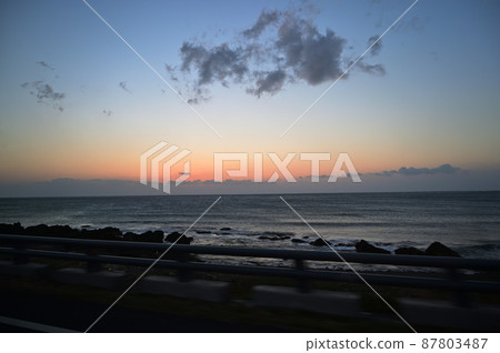 Sea Sea 87803487