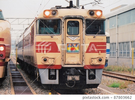 Kiha 181 系列特快“朝潮” 87803662