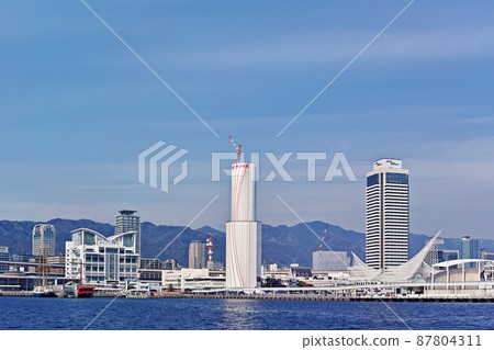 Kobe Port Nakatottei Pier and Meriken Park (Port Tower under renovation work) 87804311
