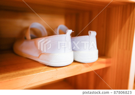 An easy-to-use shoe box with a lift that is easy to use for the image of a school An easy-to-use shoe box with a lift that is easy to use for the image of a school 87806823