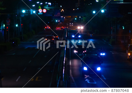 夜間的馬南通大道上的交通 馬南通 7 號線的夜景 [城市形象] 87807048