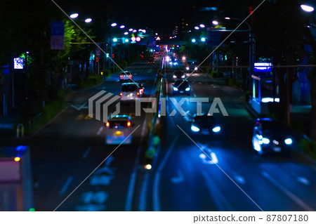 Miniature-style traffic on Kannana-dori Avenue at night Night view of Kannana-Dori Avenue [Urban image] 87807180