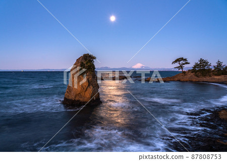 《Kanagawa Prefecture》 Mt. Fuji and Tateishi Park in Akiya 87808753