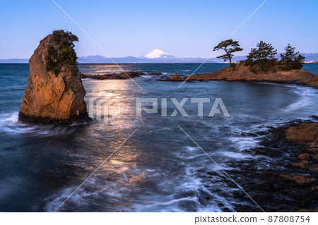 《Kanagawa Prefecture》 Mt. Fuji and Tateishi Park in Akiya 《Kanagawa Prefecture》 Mt. Fuji and Tateishi Park in Akiya 87808754