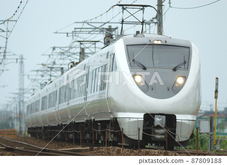 北陸本線三河加賀笠間JR西683系列S07+S23編隊(金澤)白鷺 北陸本線三河加賀笠間JR西683系列S07+S23編隊(金澤)白鷺 87809188