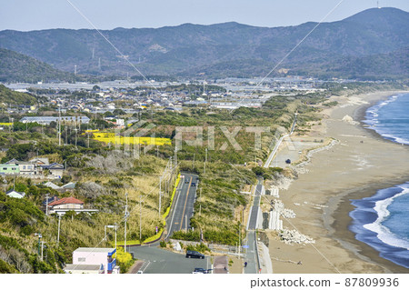 從渥美半島和丘陵眺望堀切町 從渥美半島和丘陵眺望堀切町 87809936