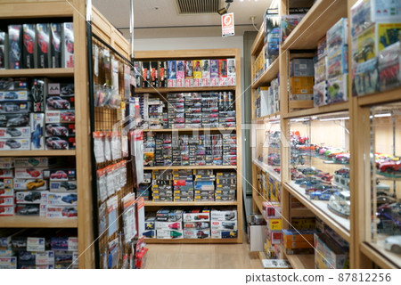 Blurred image of model shop 87812256