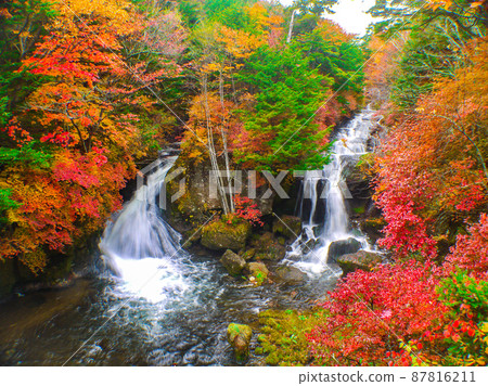 Ryuzu Falls in autumn colors in Oku-Nikko, Tochigi Prefecture 87816211