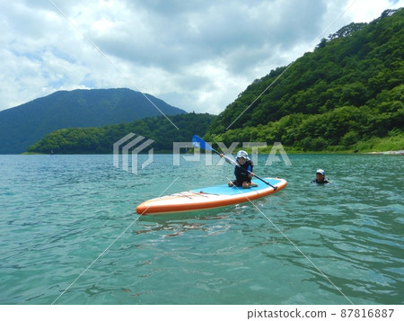 Challenge the first SUP Lake Motosu Challenge the first SUP Lake Motosu 87816887