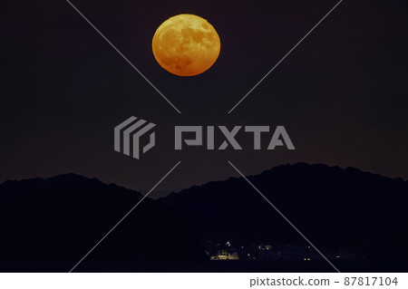 Moonrise / full moon night Moonrise / full moon night 87817104