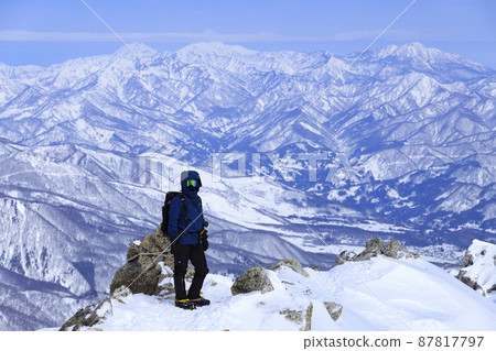 Snowy mountain climbing prospects 87817797