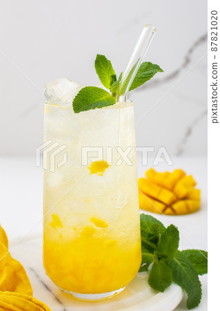 Mango drink with ice Mango drink with ice 87821020