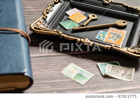 Logbook and treasure 87821775