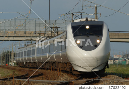 北陸本線加賀-笠間-三河JR西681系列T06+T34+T33編隊(金澤)雷鳥 北陸本線加賀-笠間-三河JR西681系列T06+T34+T33編隊(金澤)雷鳥 87822492