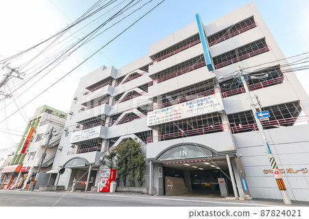 Parking garage 87824021