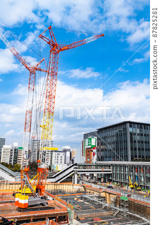 Building construction station square redevelopment construction site in the city Building construction station square redevelopment construction site in the city 87825281