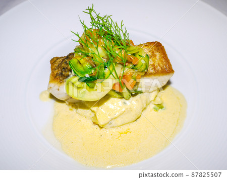 炒鱸魚白葡萄酒醬 87825507