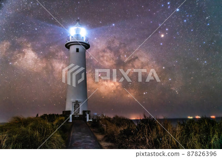 《靜岡縣》銀河和燈塔·伊豆半島津目木岬 87826396