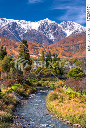 《Nagano Prefecture》 Hakuba Village / Sandan Autumn Leaves at the height of autumn leaves 《Nagano Prefecture》 Hakuba Village / Sandan Autumn Leaves at the height of autumn leaves 87826674