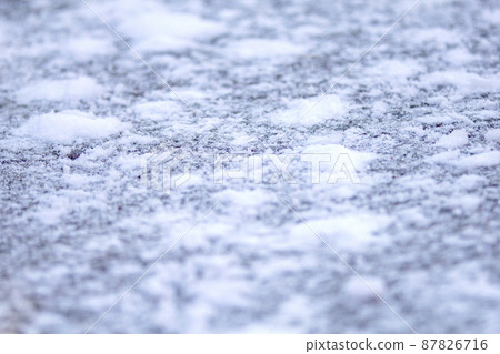 有雪的瀝青。 有雪的瀝青。 87826716