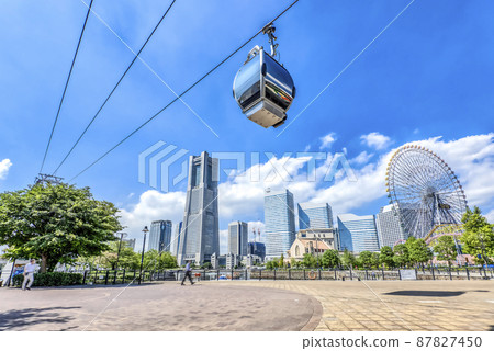 橫濱港未來城市景觀索道、地標塔和摩天輪 87827450