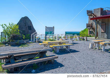 Akagi Park, near the Torii Pass Observatory, early summer scenery 87827454