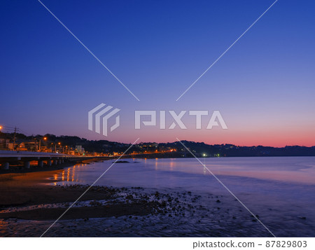 神奈川縣_湯河原吉濱海岸黎明 神奈川縣_湯河原吉濱海岸黎明 87829803