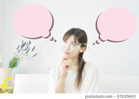 Women think balloon living room Women think balloon living room 87830603