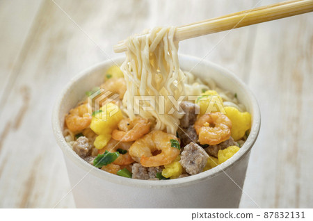 Instant noodles cup noodles 87832131