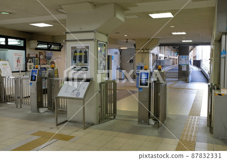 Asunaro 四日市站檢票口 87832331