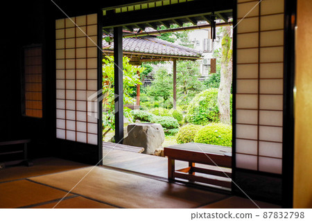 Summer shoji of an old Japanese house 87832798