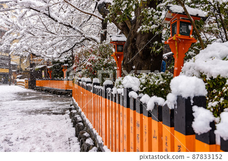 Snow Kyoto Higashiyama Gion Shirakawa 87833152