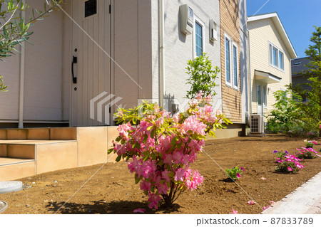 Residential entrance approach Residential entrance approach 87833789