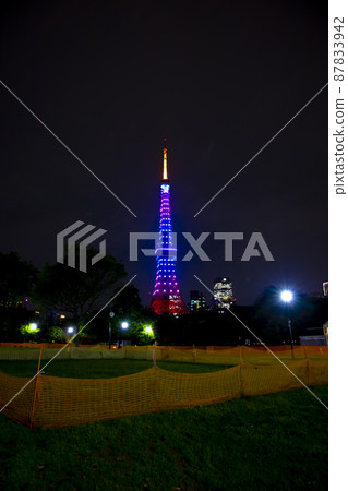 夜間照明的東京塔 [城市形象] 87833942