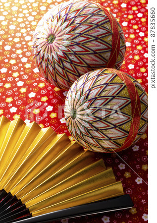 縐紗和手鞠的背景材料 縐紗和手鞠的背景材料 87835660