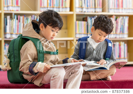 children school reading education lifestyle 87837386