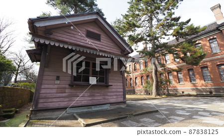 Kanazawa Ishikawa Shitaka Memorial Museum Guard 87838125