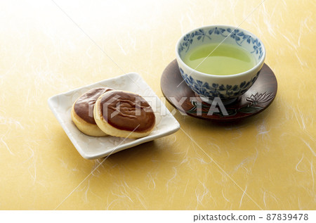 Japanese confectionery 87839478