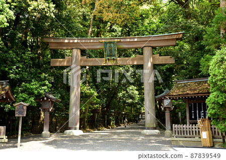 jin神社第二鳥居門 87839549