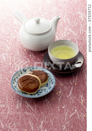 Japanese confectionery 87839752