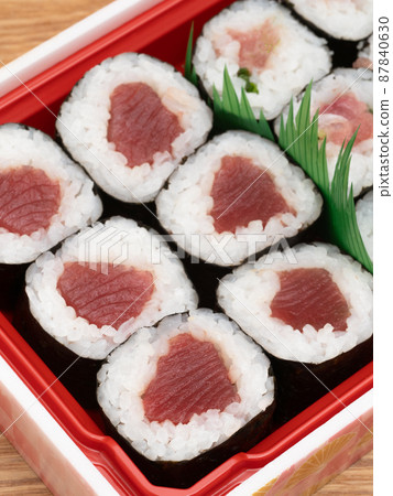 Take-out of sushi, Tekka Maki and Negitoro roll 87840630