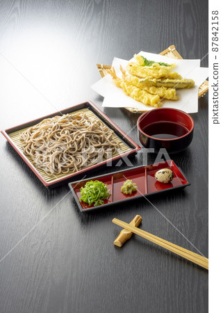 Japanese soba 87842158