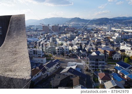 從江波山氣象館的屋頂看到的江波地區的房屋 87842970