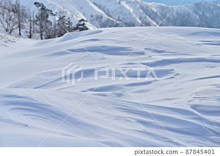Winter scenery from Mt. Tsurugi, one of the 100 famous mountains in Japan 87845401